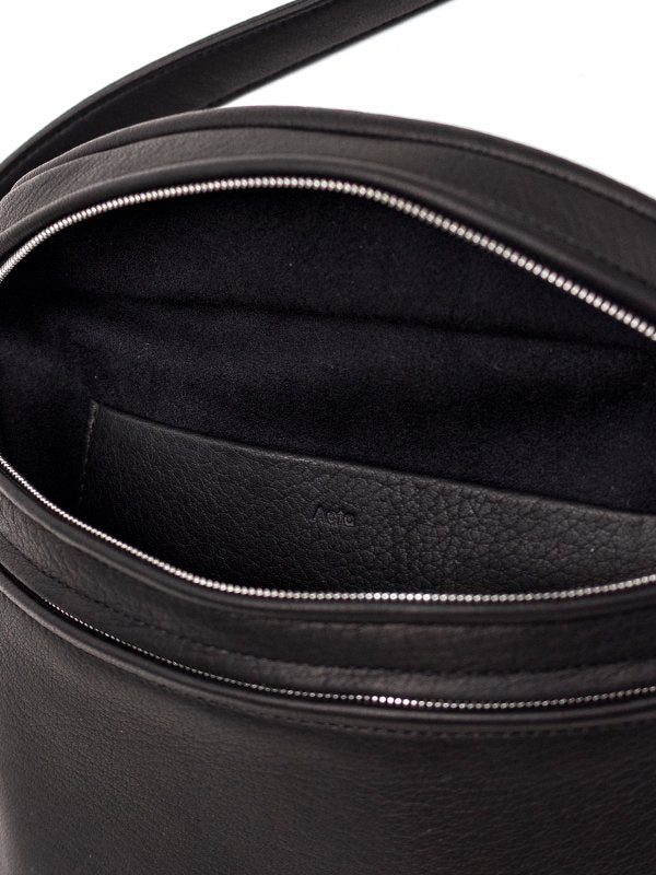Aeta SHOULDER POUCH : M
