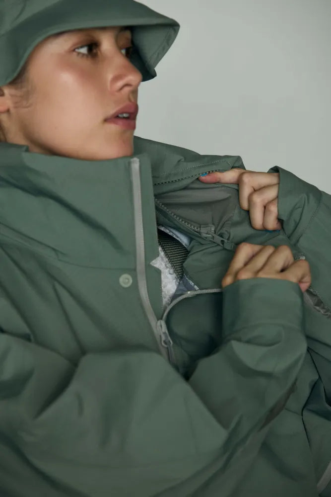 CMF OUTDOOR GARMENT WHITE OUT SHELL COEXIST