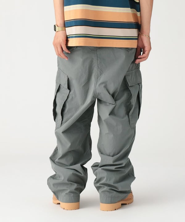 BEAMS Oversize 6-pocket Cargo Pants