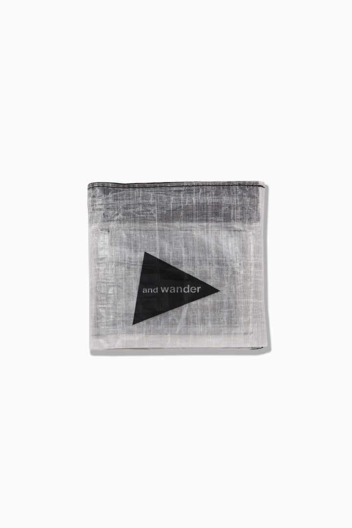 and wander UL wallet with Dyneema