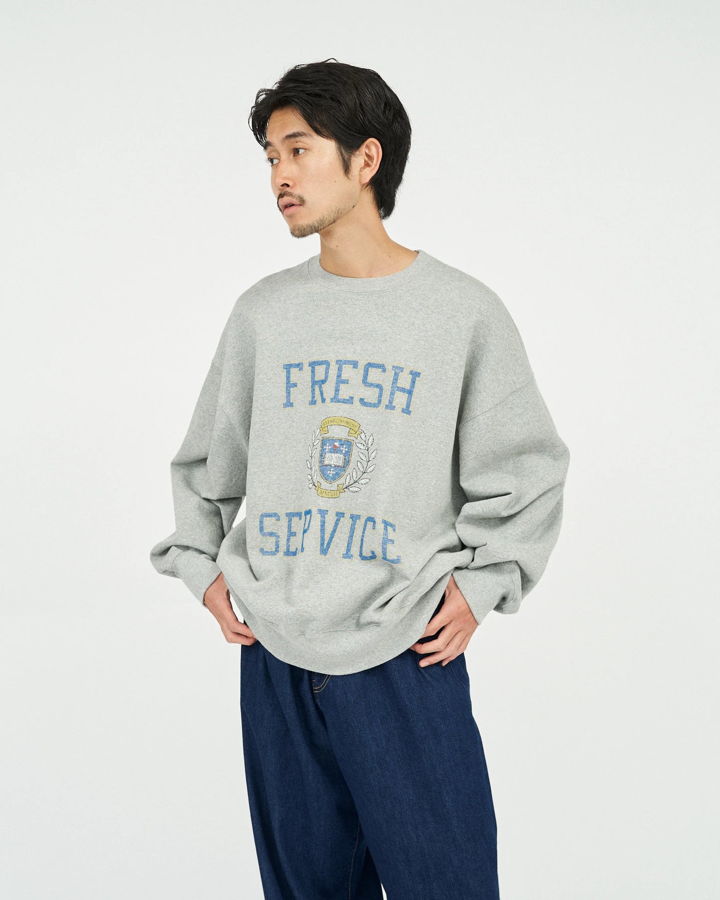 FreshService LIGHT OZ CREW NECK SWEAT “COLLEGE”