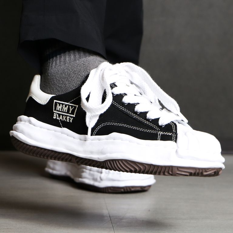 Maison MIHARA YASUHIRO BLAKEY Original Sole Canvas Lowtop Sneaker Black