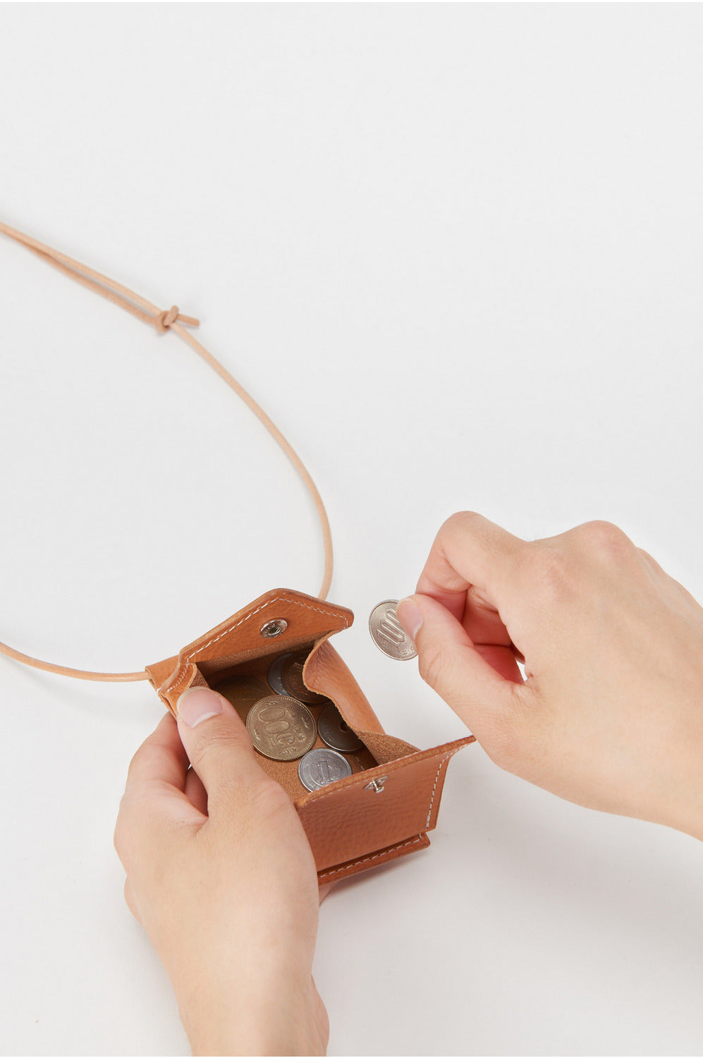 Hender Scheme hang wallet