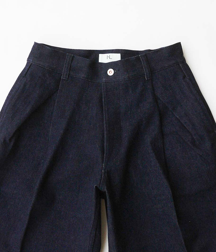 HERILL HL DENIM TUCK SHORTS