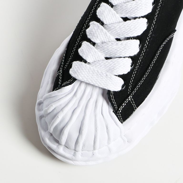 Maison MIHARA YASUHIRO BLAKEY Original Sole Canvas Lowtop Sneaker Black