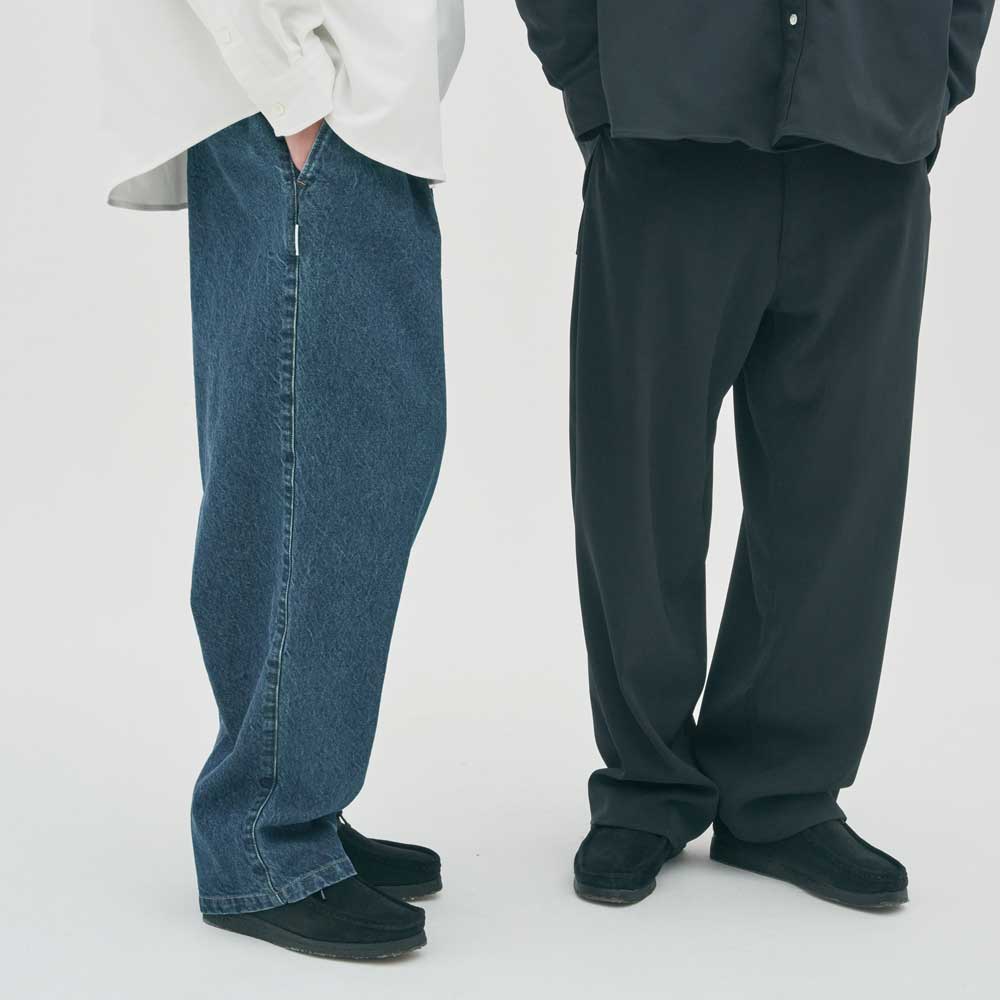 S.F.C (STRIPES FOR CREATIVE) TWO TUCK WIDE PANTS (DENIM)