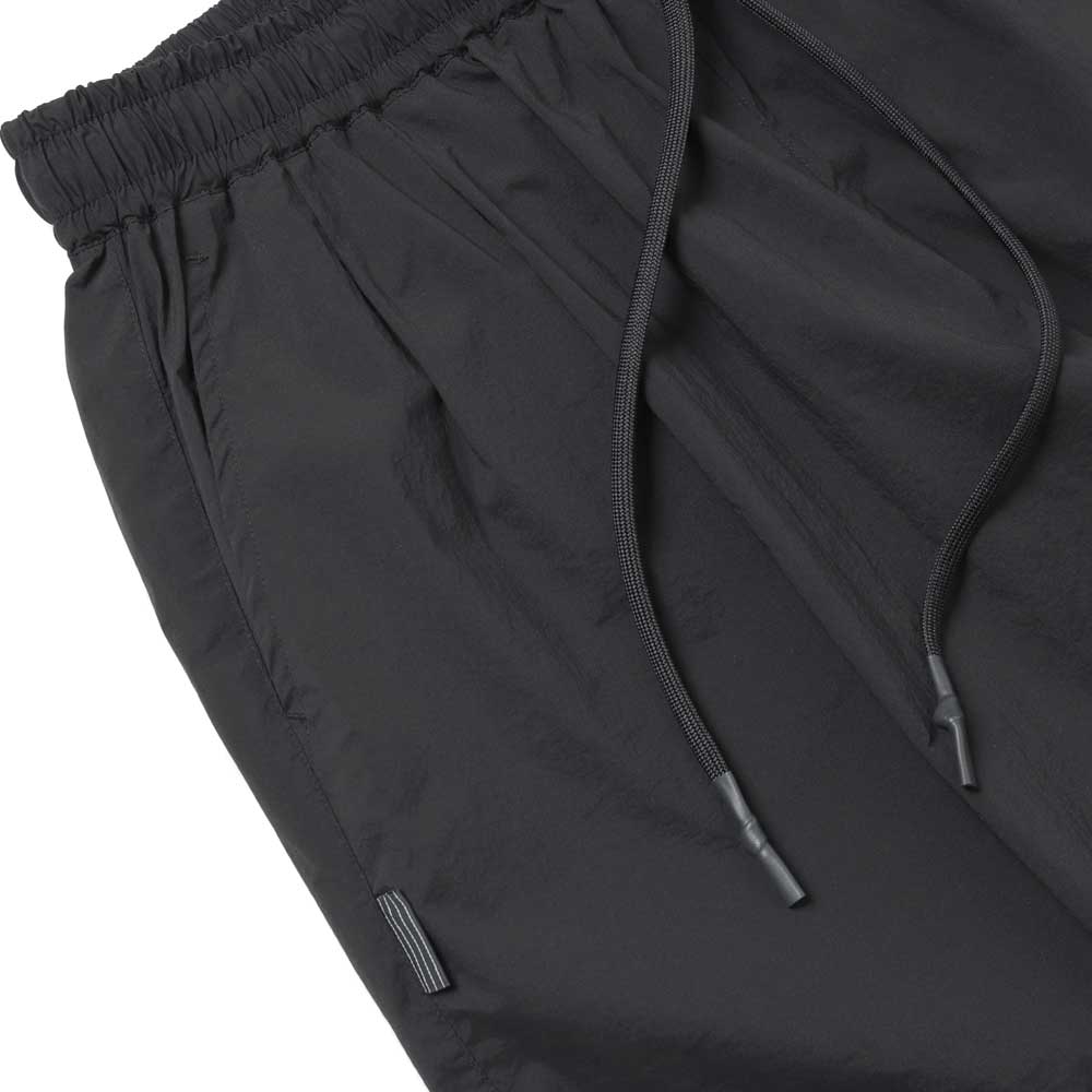 S.F.C (STRIPES FOR CREATIVE) NYLON BAGGY SHORTS