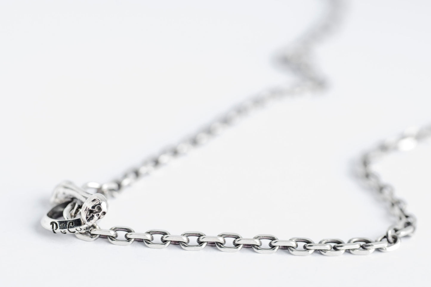 Peanuts&Co SKULL HOOK CHAIN ALL SILVER (ROUND OR SQUARE)