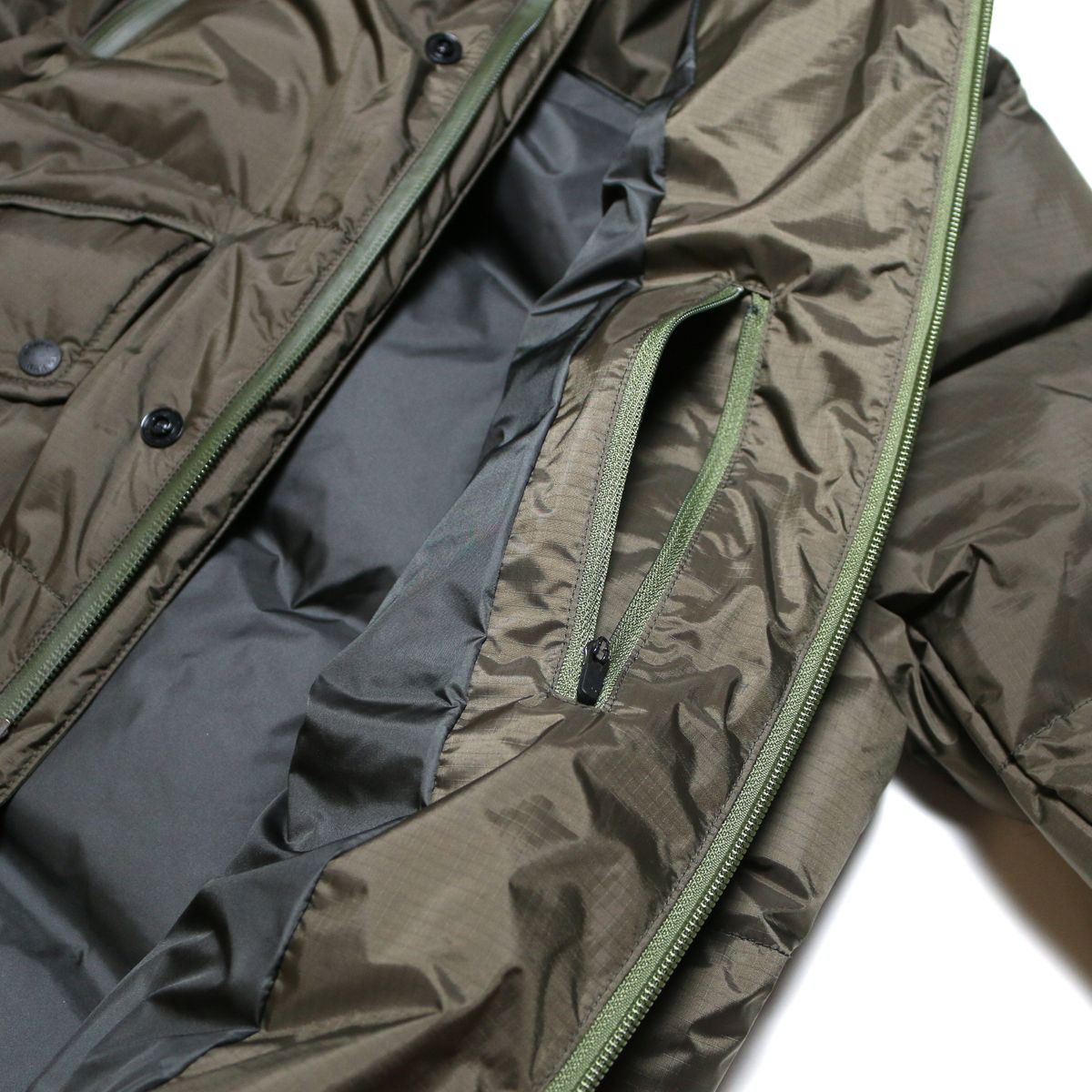 NANGA AURORA DOWN HALF COAT