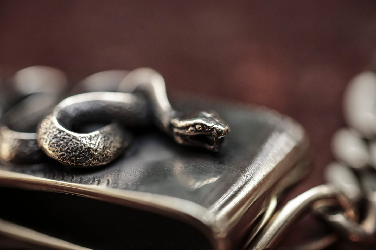 Peanuts&Co snake clip type keychain brass