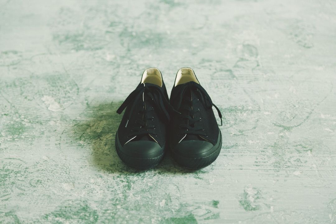 SHOES LIKE POTTERY BLACK MONOCHROME