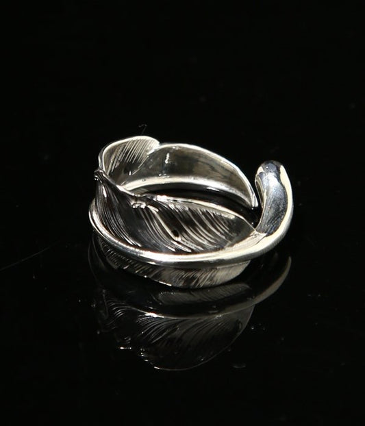 LARRY SMITH NATABANE FEATHER RING