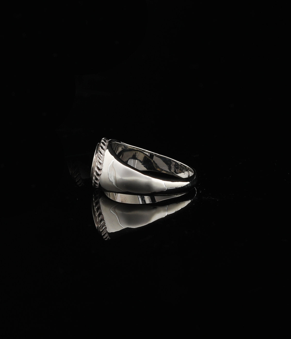 LARRY SMITH KARAKUSA EAGLE HEAD STAMPED RING (18K GOLD ACCENT) No. 36