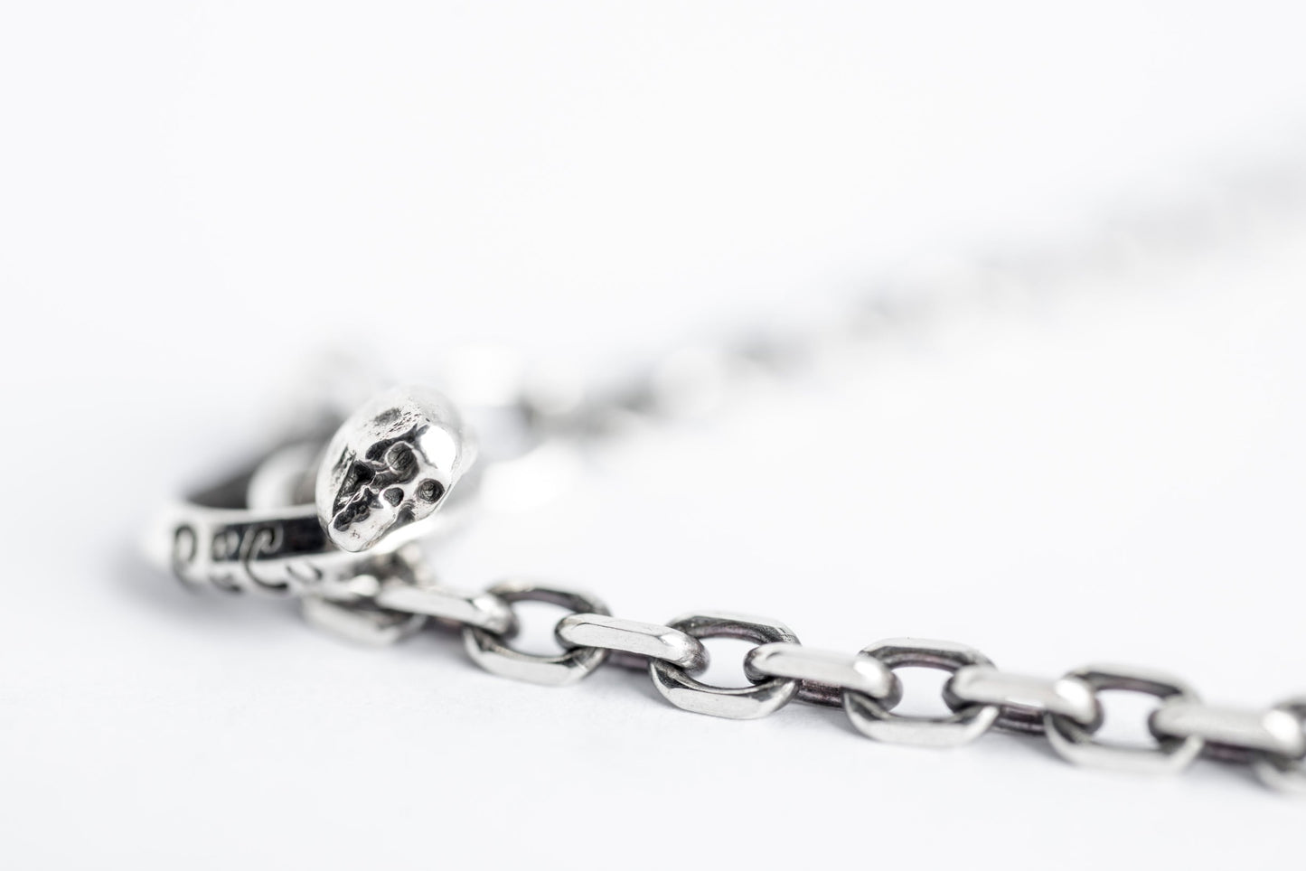 Peanuts&Co SKULL HOOK CHAIN ALL SILVER (ROUND OR SQUARE)