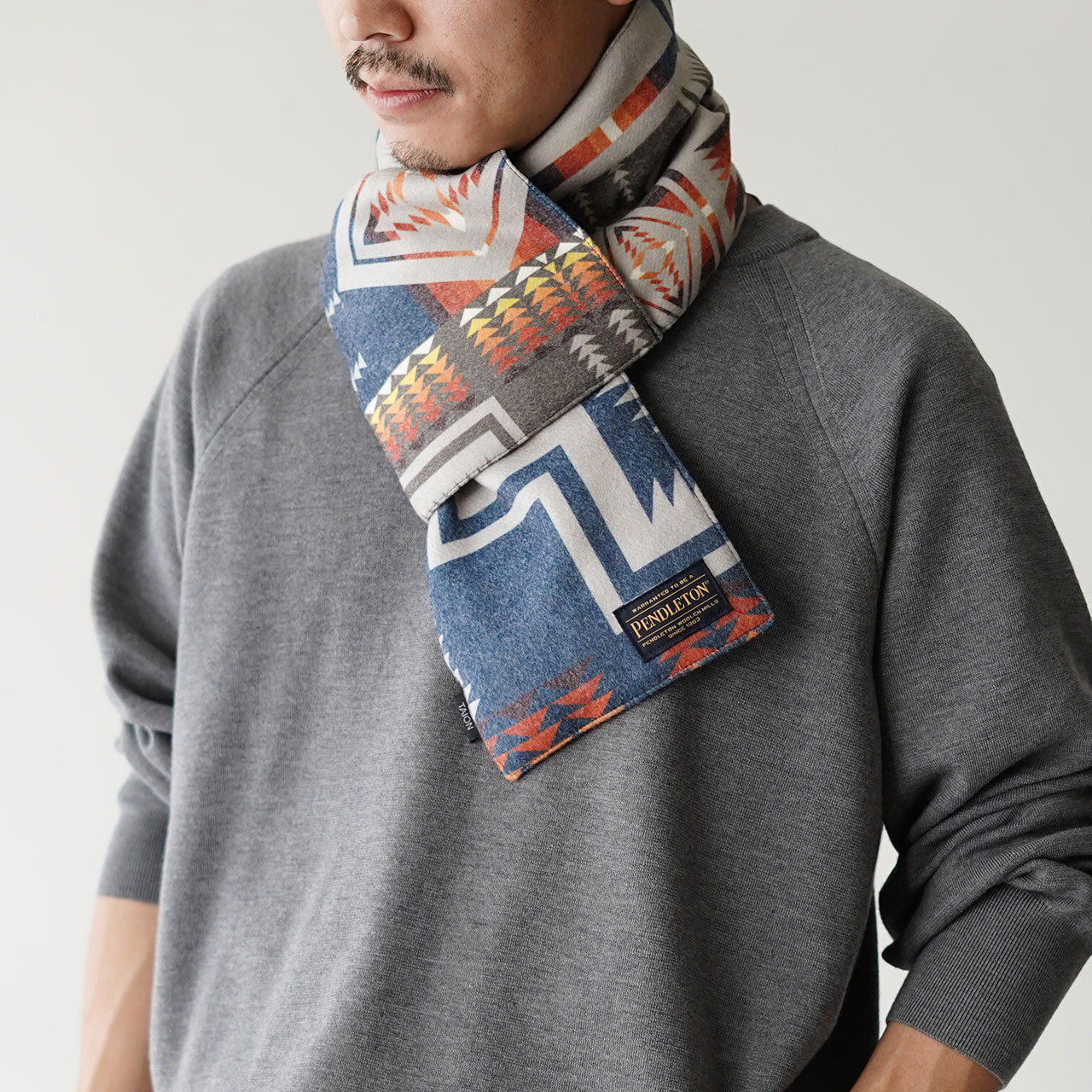 PENDLETON x TAION REVERSIBLE DOWN MUFFLER