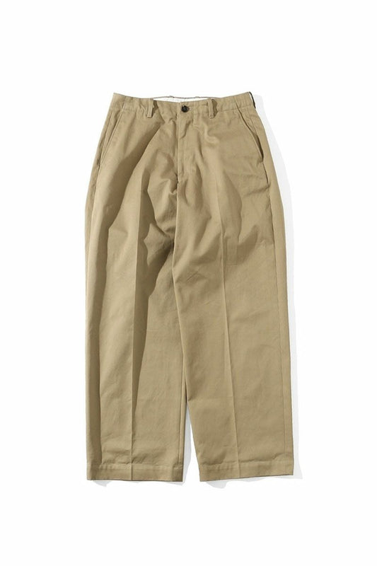 UNIVERSAL PRODUCTS. NO TUCK CHINO TROUSERS
