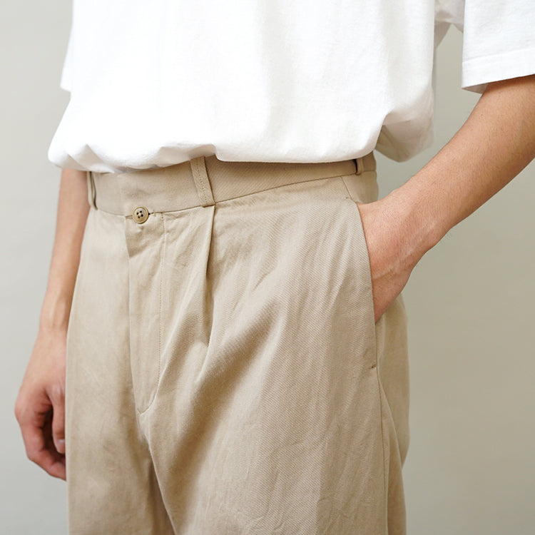 YAECA TUCK TAPERED CHINO TROUSERS