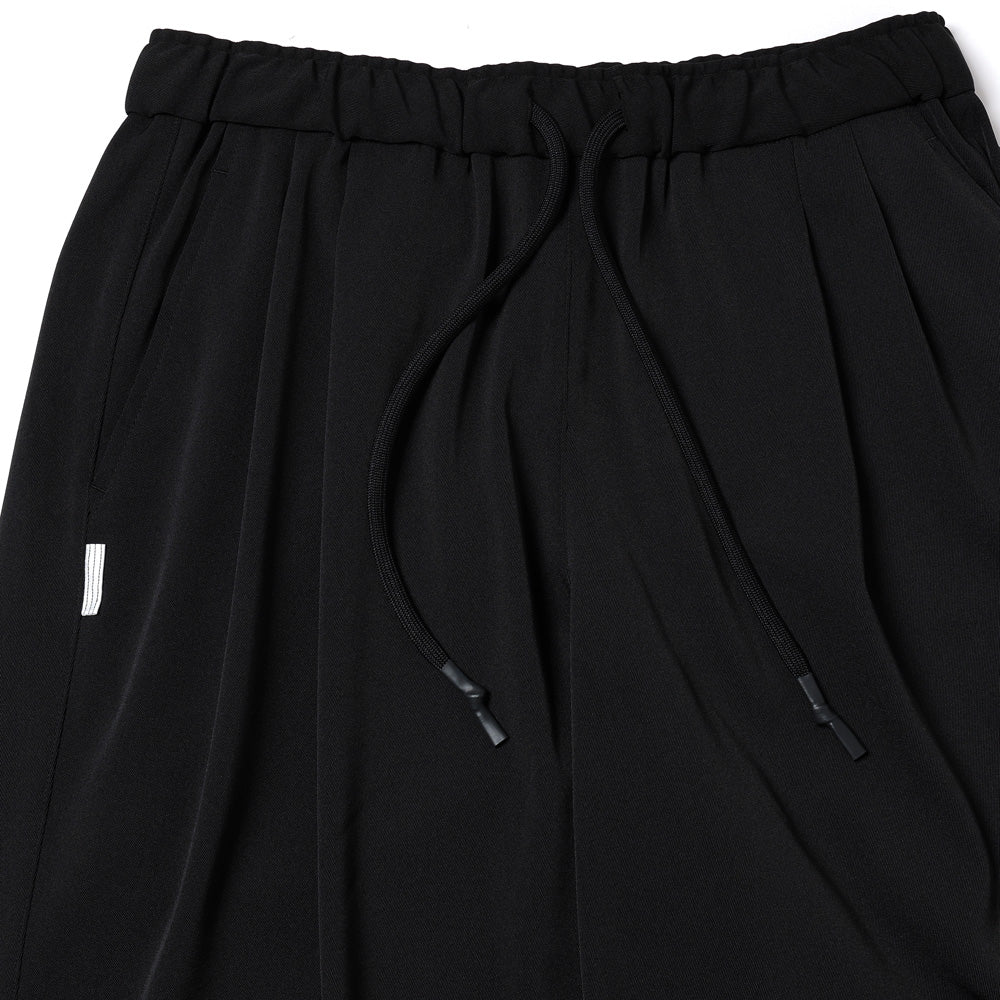 S.F.C (STRIPES FOR CREATIVE) TWO TUCK WIDE PANTS