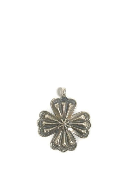 LARRY SMITH CLOVER LEAF PENDANT SHELL