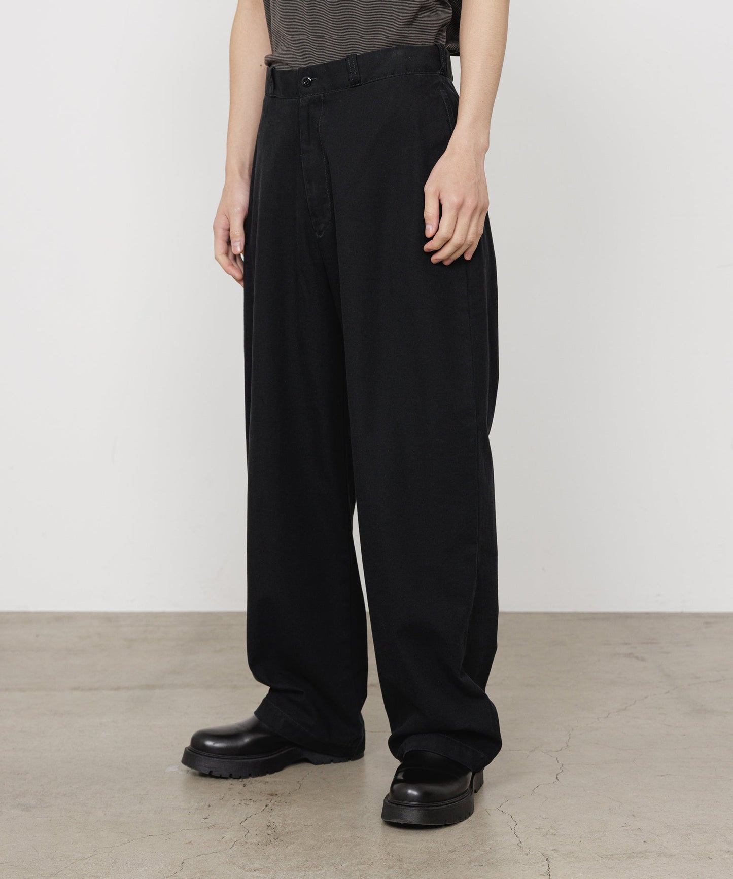 marka U.S.ARMY CHINO TROUSERS - ORGANIC COTTON GABARDINE