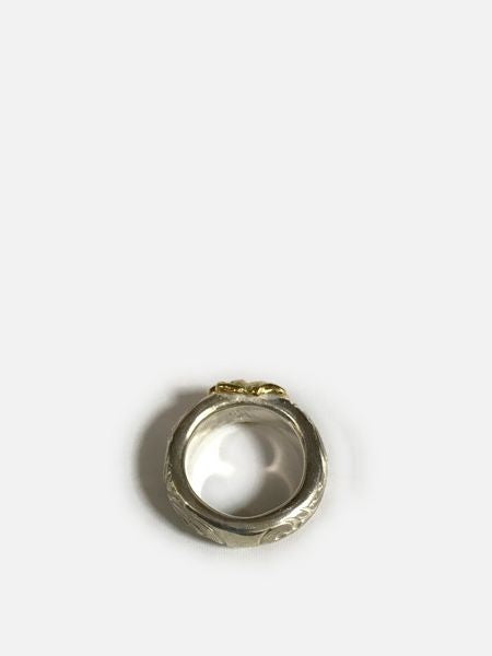 アクセサリー LARRY SMITH SQUARE ROSE RING 18K GOLD LARRY SMITH / SQUARE ROSE RING No. 74 18K GOLD ACCENT