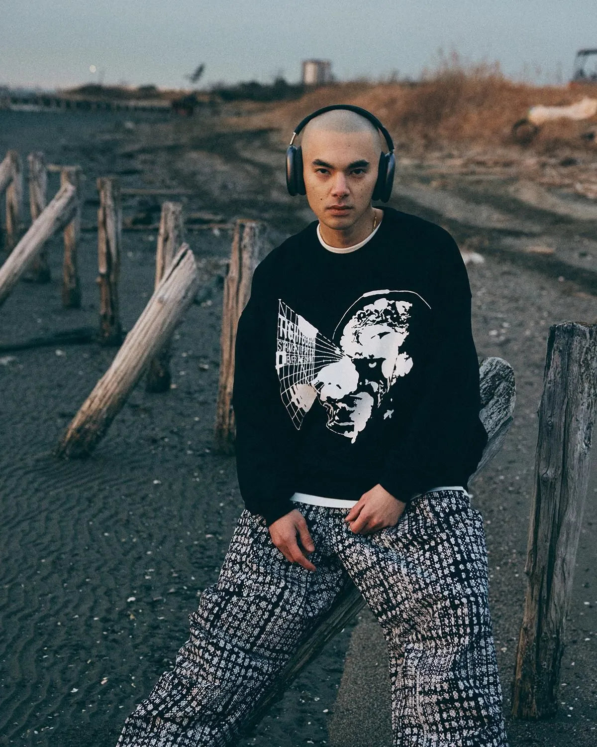 TIGHTBOOTH VISION CREW SWEAT