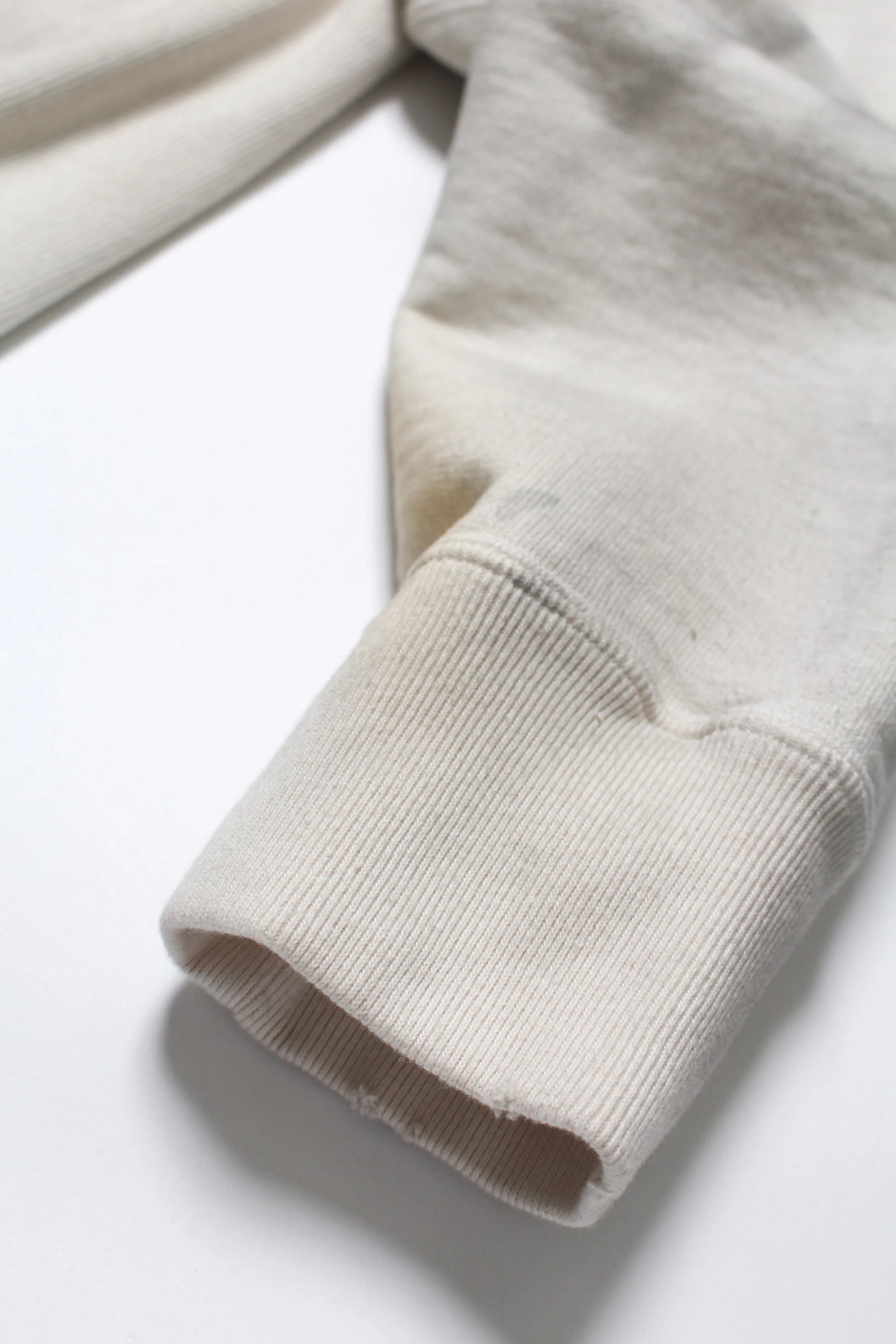 BOW WOW UNIV. MACLAREN LETTERING SWEATSHIRT AGED