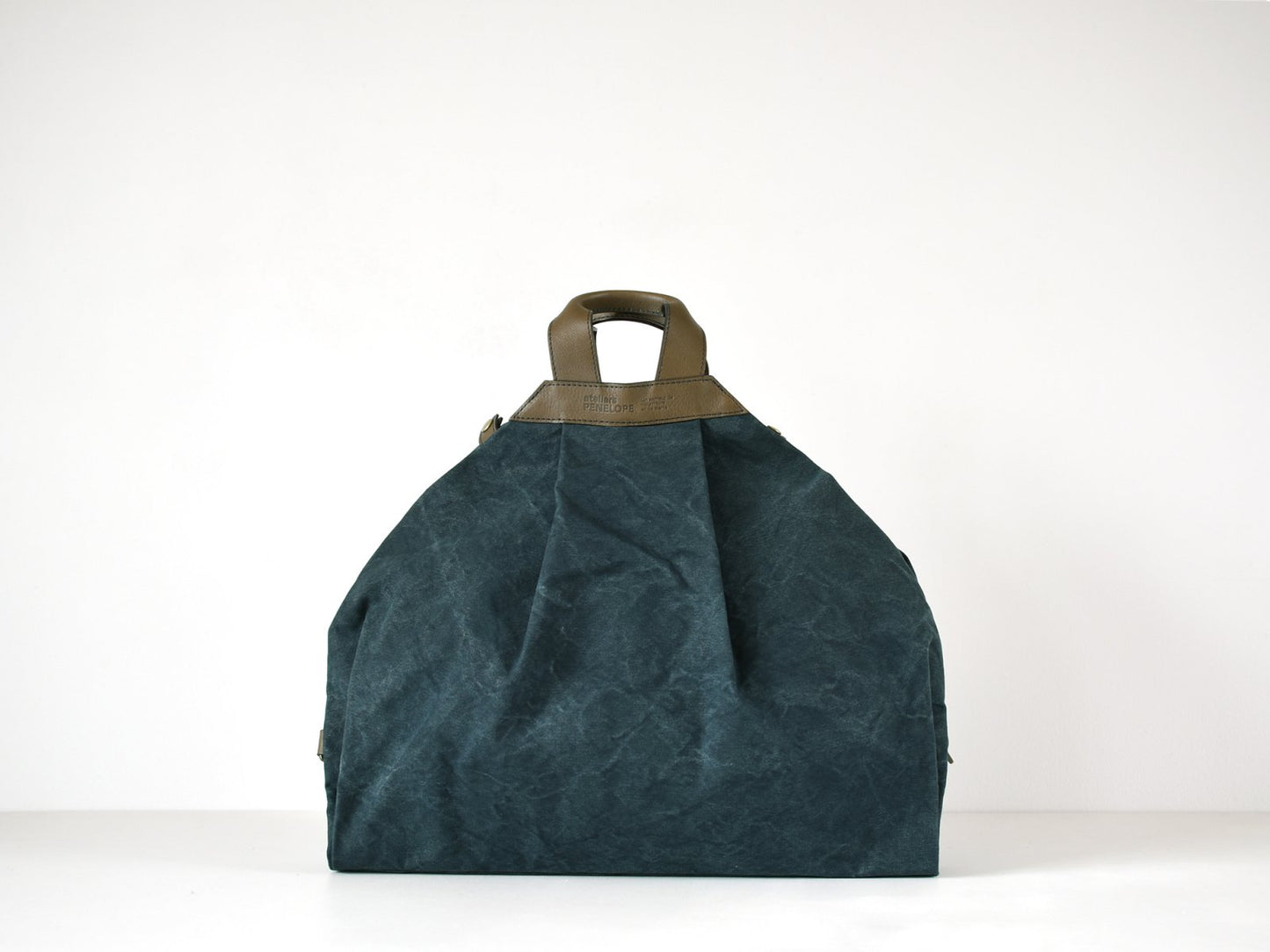 ateliers PENELOPE #9 Beetle Handbag (L)