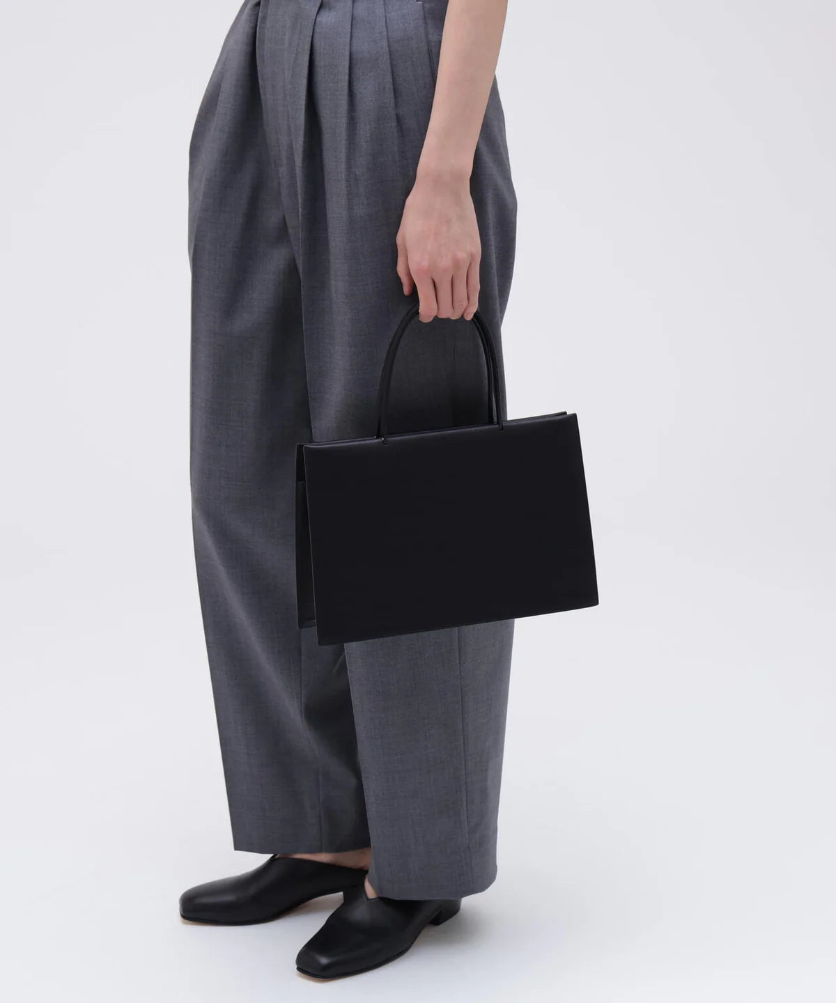 Aeta SQUARE-SHAPED TOTE BAG SHORT HANDLE M