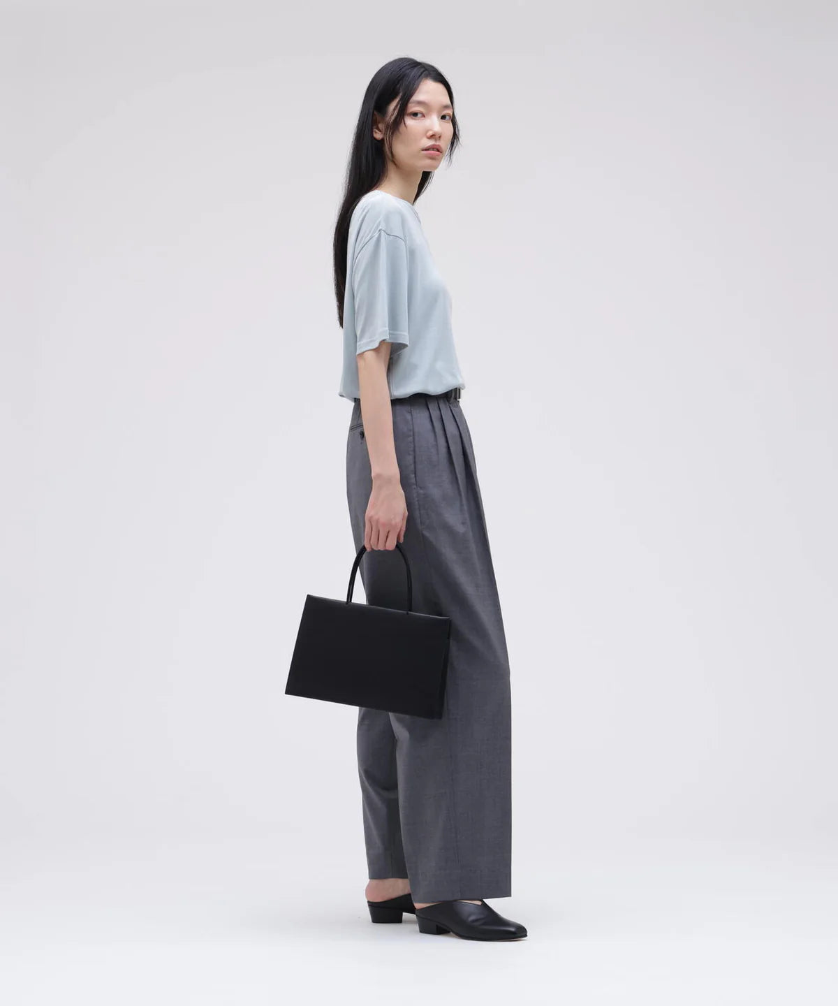 Aeta SQUARE-SHAPED TOTE BAG SHORT HANDLE M