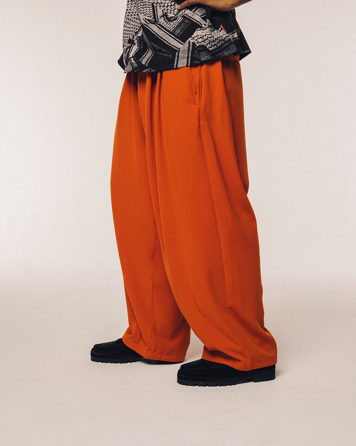 TIGHTBOOTH BAGGY SLACKS – unexpected store