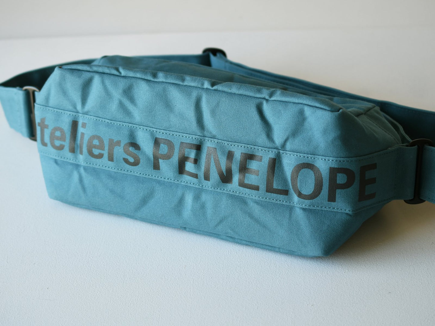 ateliers PENELOPE #10 Pan Shoulder Bag