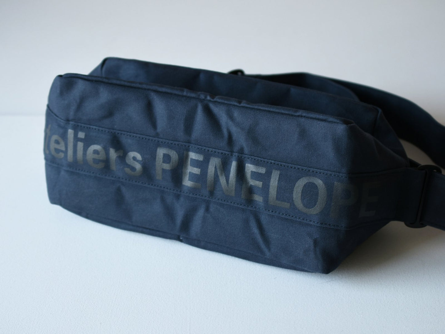 ateliers PENELOPE #10 Pan Shoulder Bag