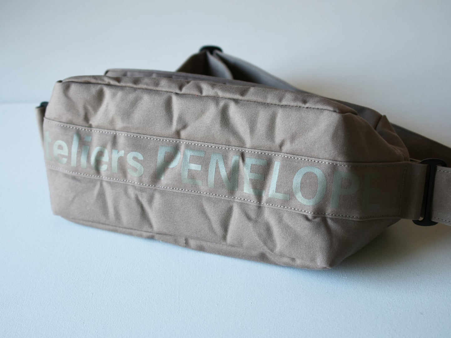 ateliers PENELOPE #10 Pan Shoulder Bag