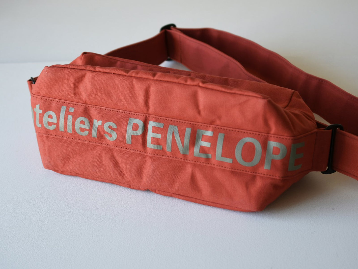 ateliers PENELOPE #10 Pan Shoulder Bag