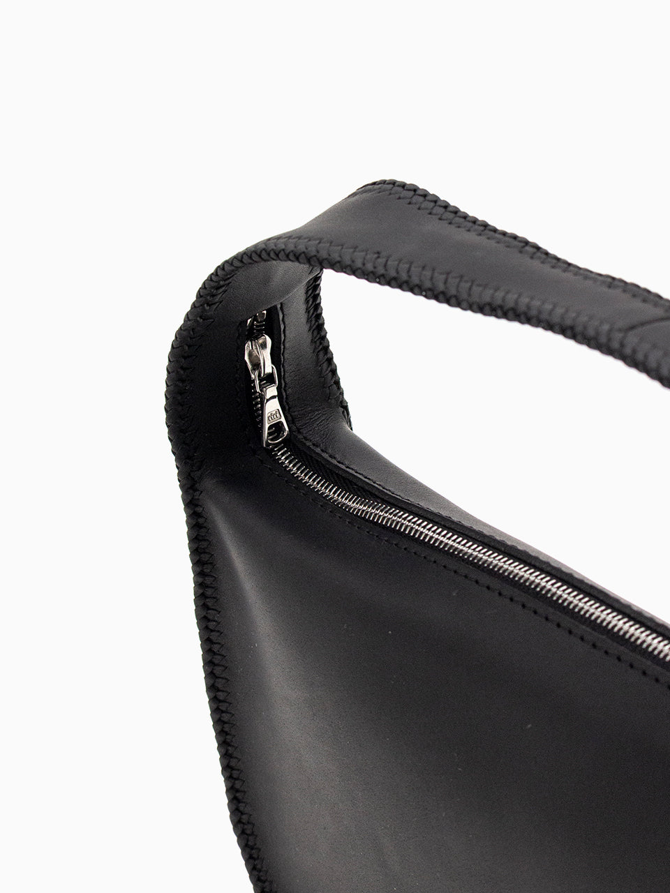 Aeta HARF MOON SHOULDER S