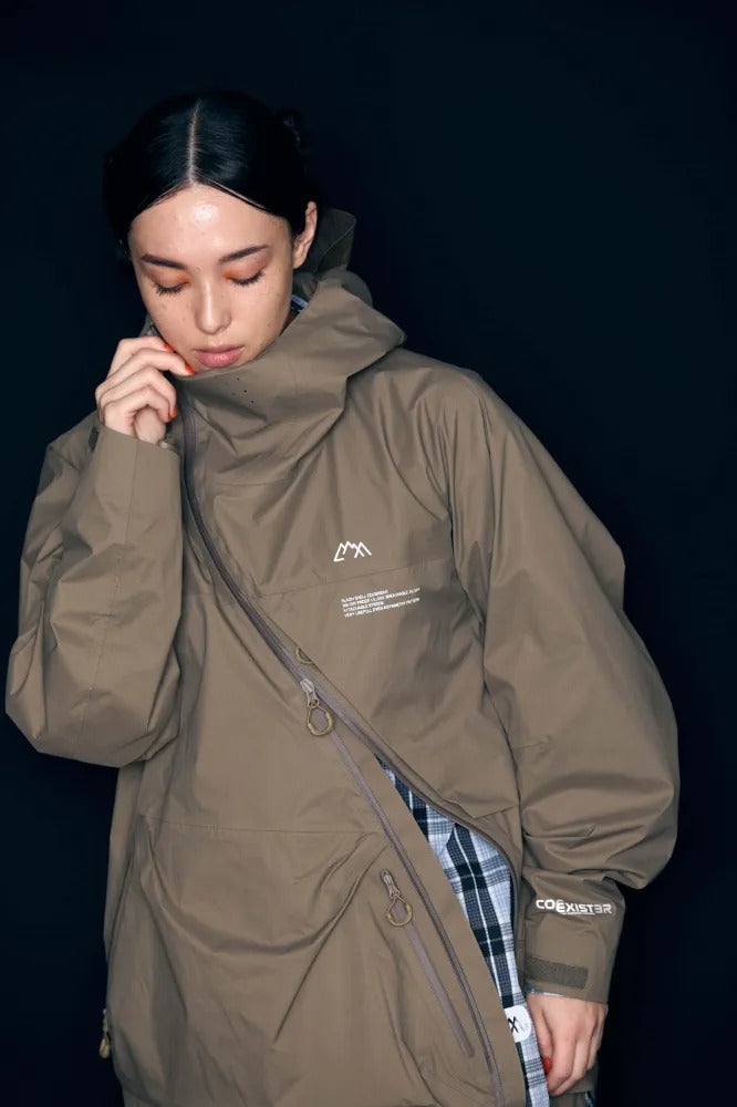CMF OUTDOOR GARMENT SLASH SHELL COEXIST BRIGHT