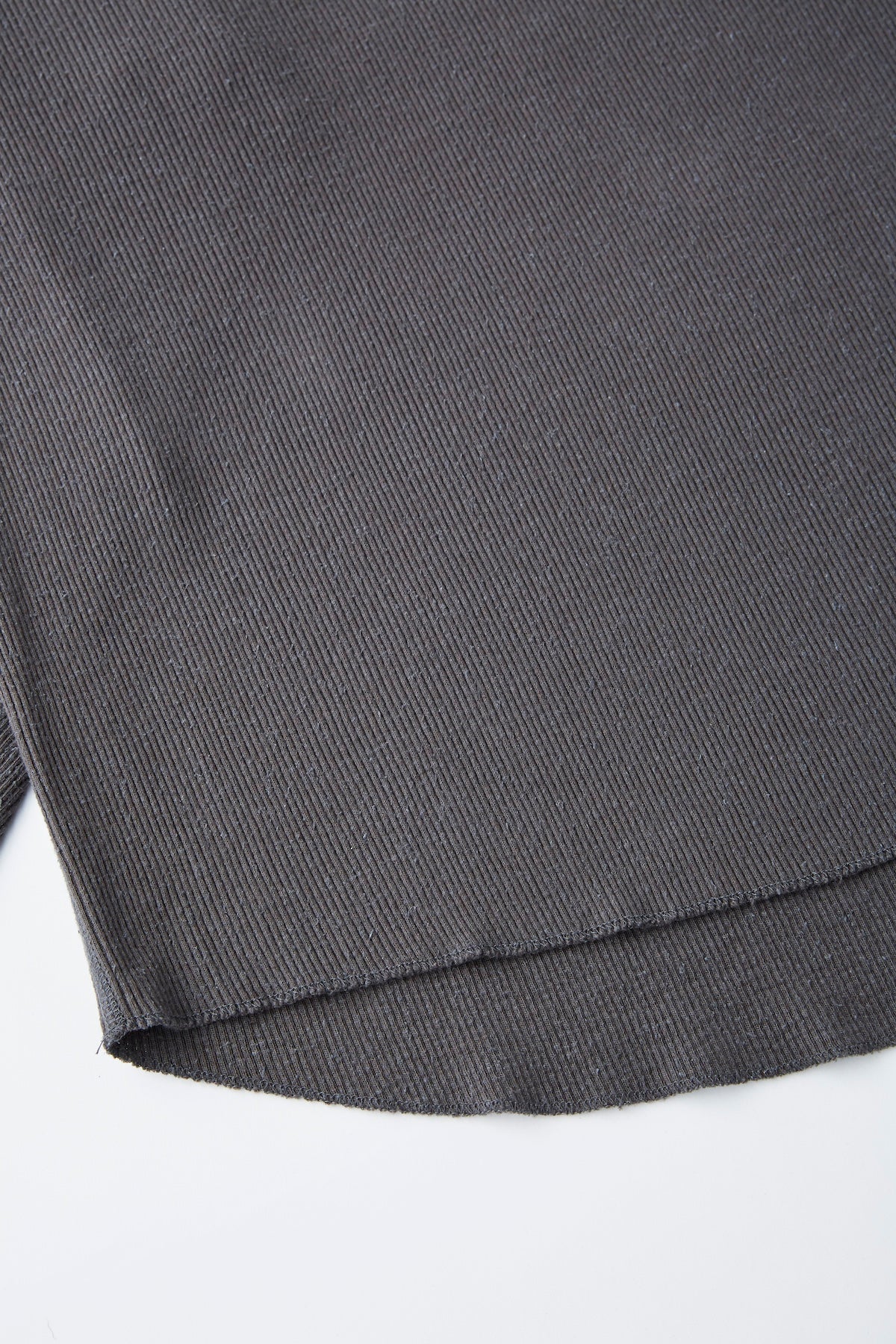 OLD JOE & CO. CREW-NECK SILK NEP RIBED TOPS