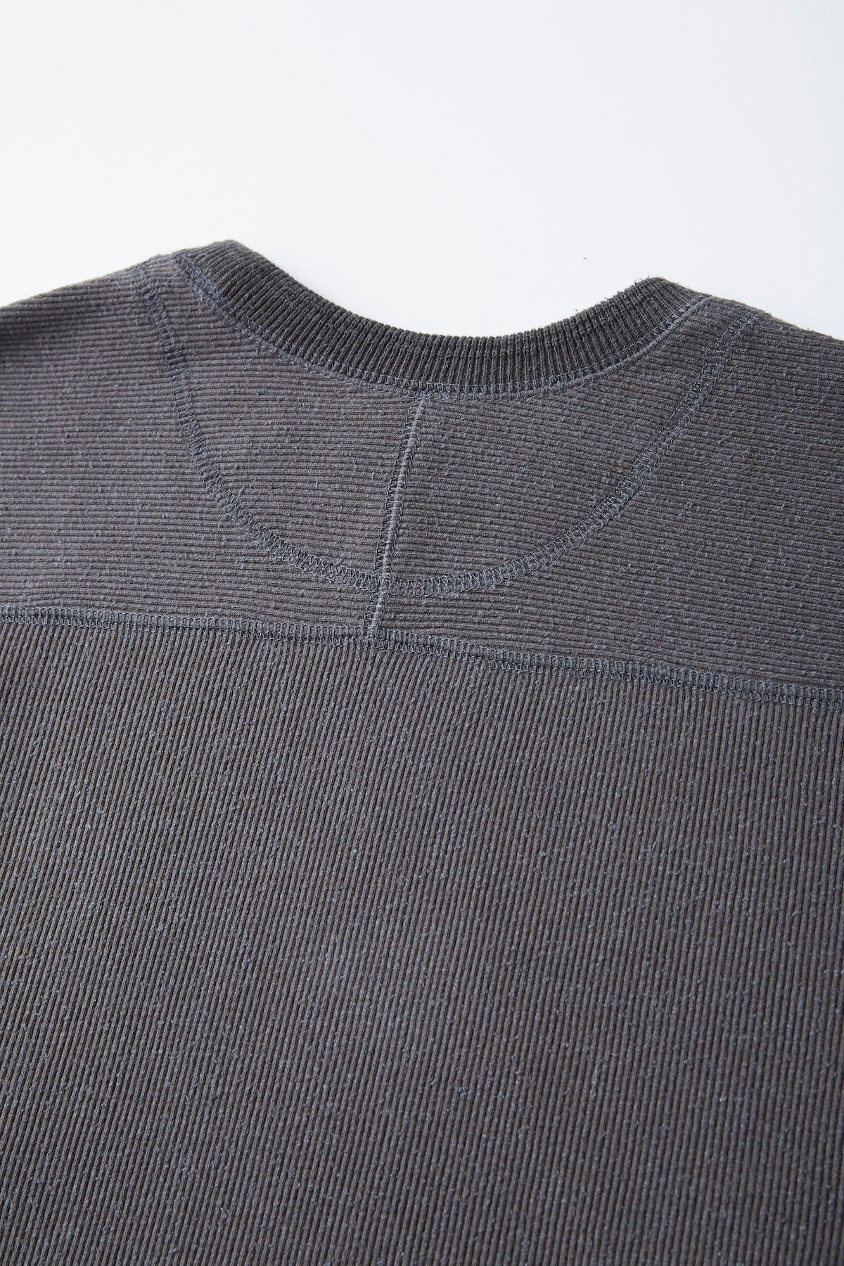 OLD JOE & CO. CREW-NECK SILK NEP RIBED TOPS