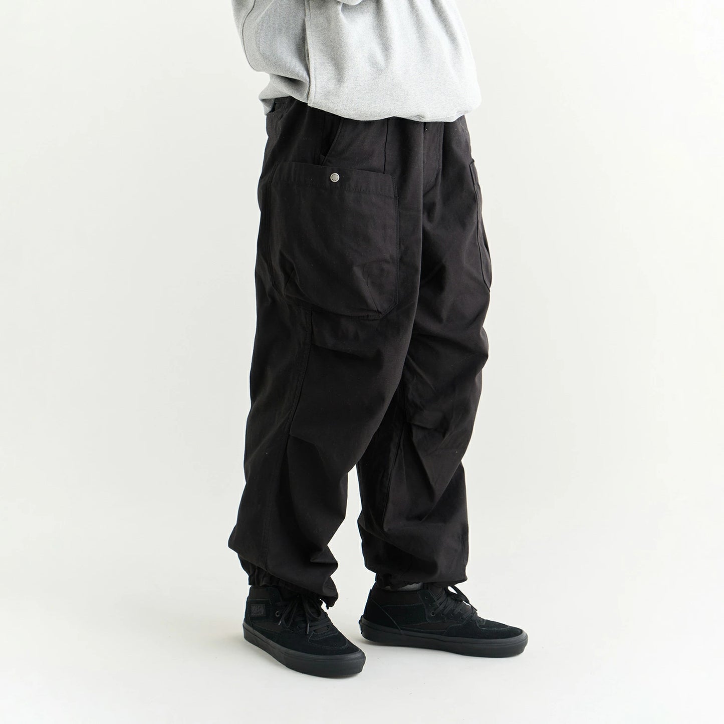 NANGA BACKSATIN EASY CARGO PANTS