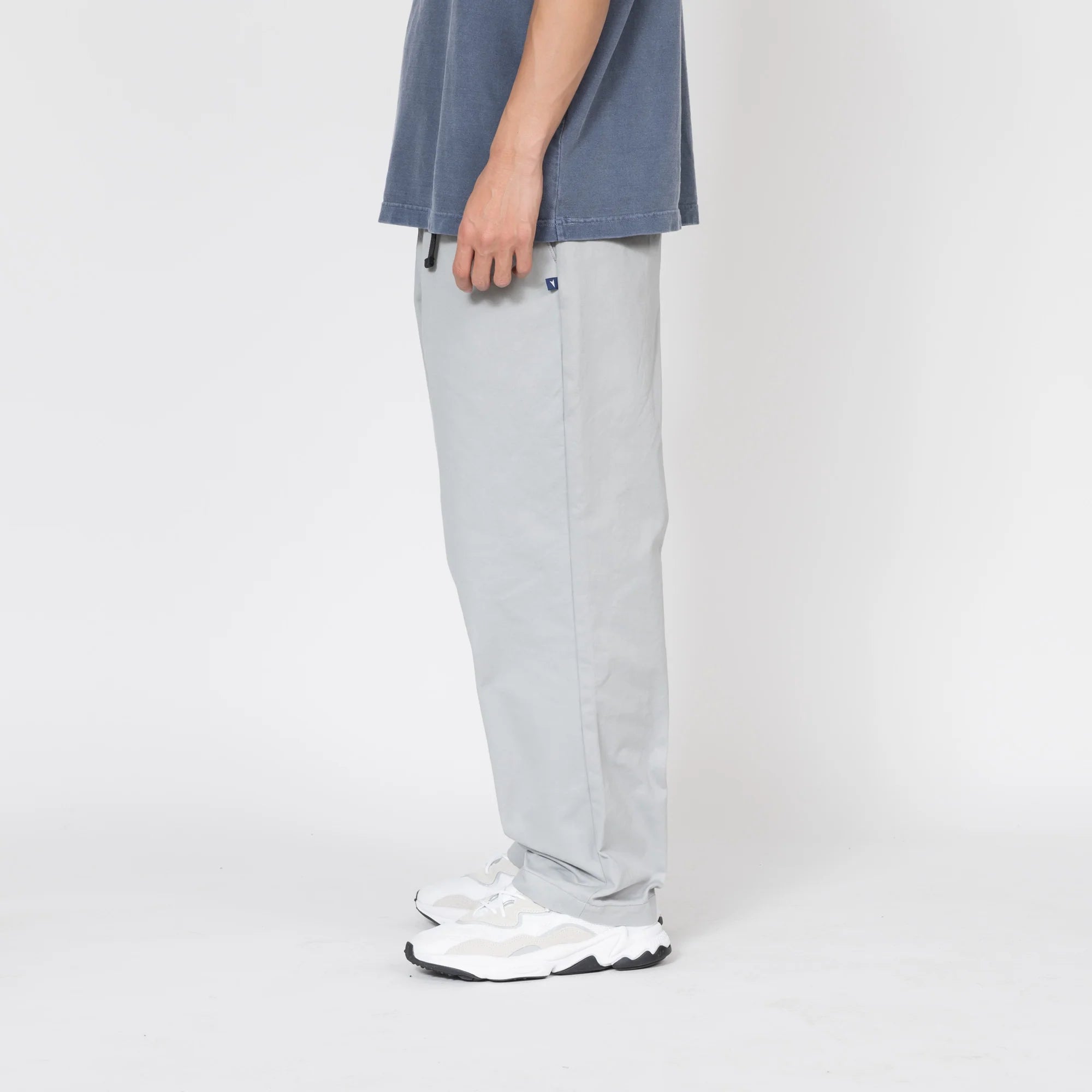 DESCENDANT CLASP TWILL TROUSERS – unexpected store