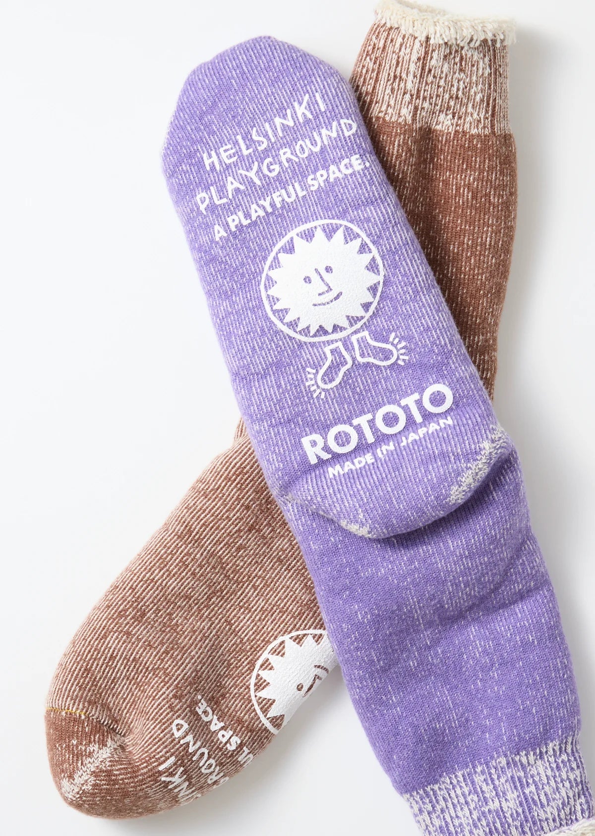 HELSINKI PLAYGROUND × ROTOTO “DOUBLE FACE ROOM SOCKS”
