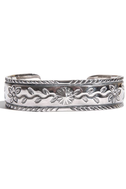 LARRY SMITH SHELL FLOWER BRACELET