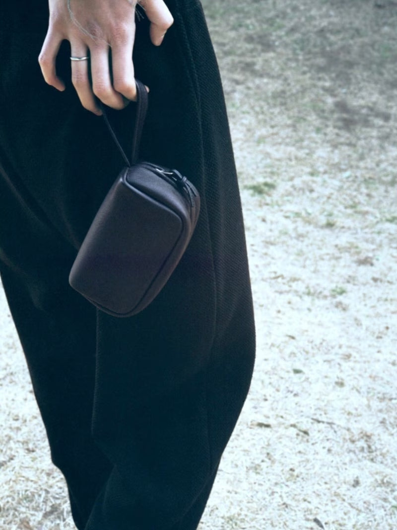 Aeta SQUARE POUCH