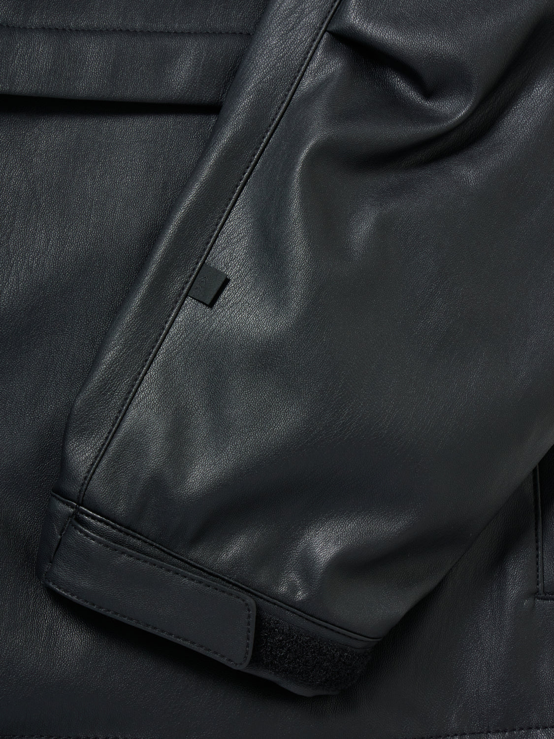 DAIWA PIER39 TECH SYNTHETIC SKIN WINDBREAKER JACKET