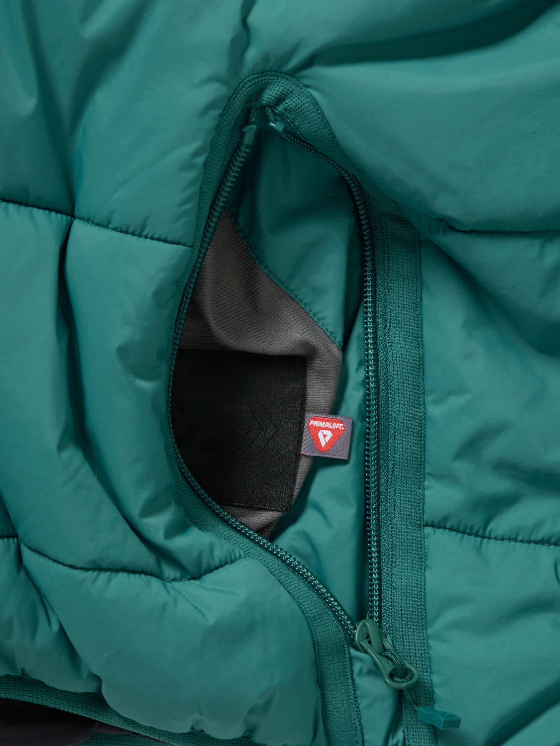 DAIWA PIER39 TECH REVERSIBLE CLIMBERS PUFF JACKET