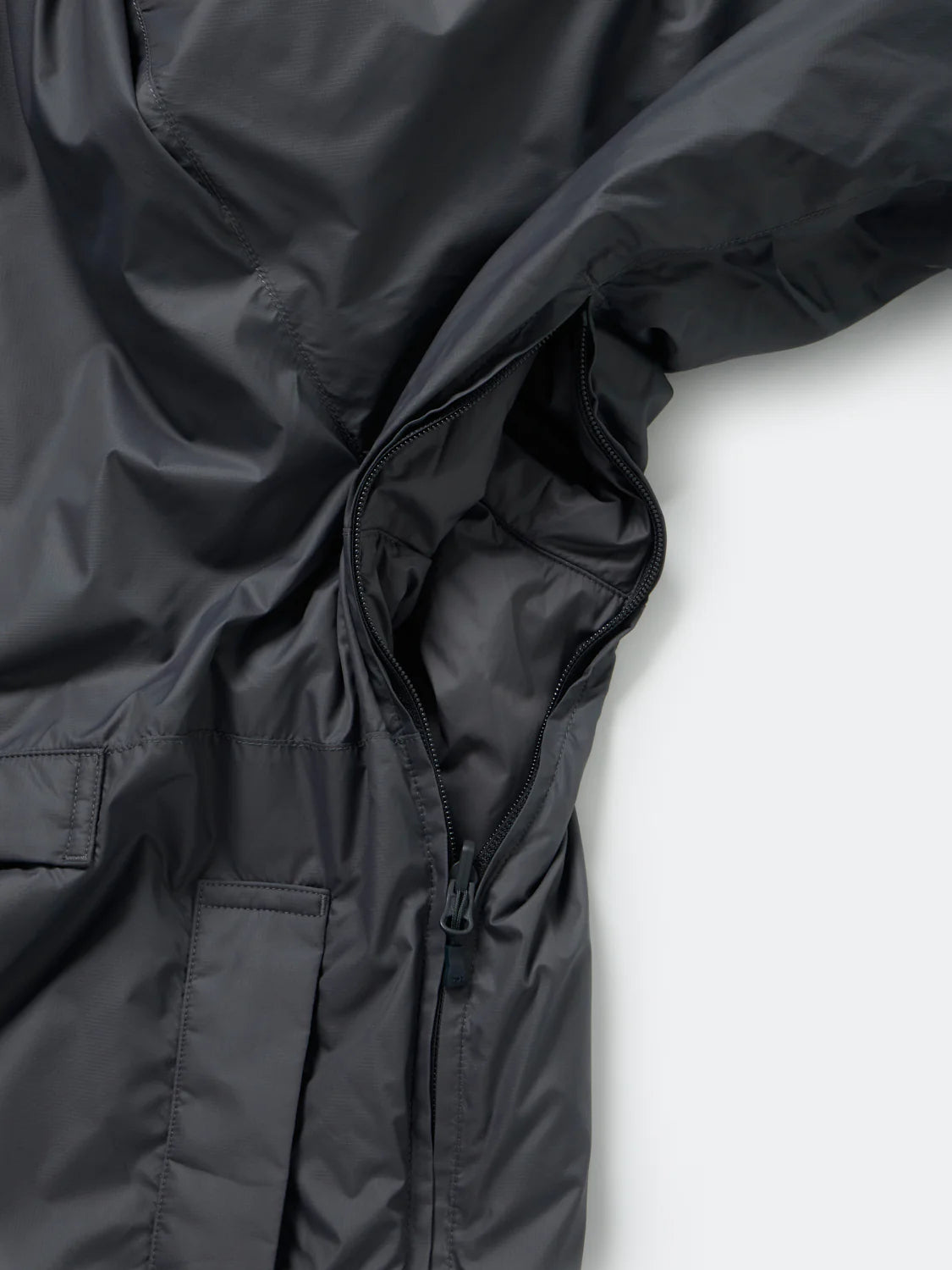 DAIWA PIER39 TECH REVERSIBLE PULLOVER PUFF JACKET