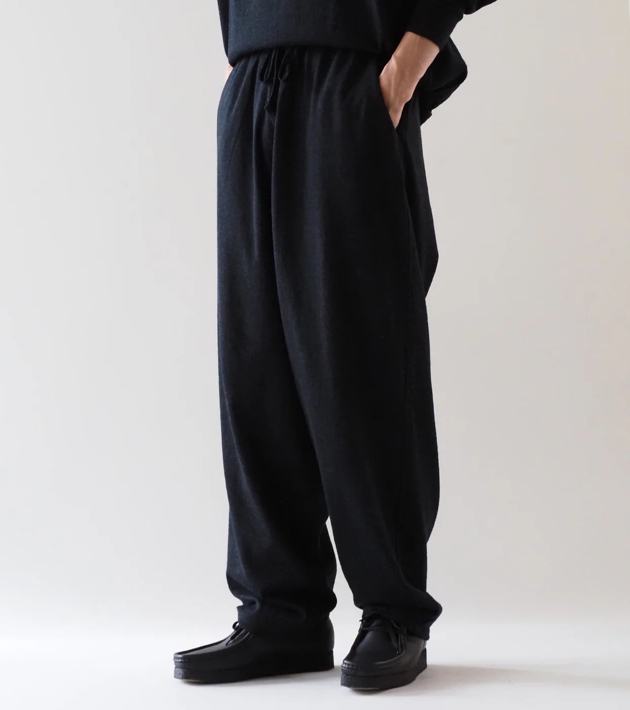 COMOLI Wool Knit Tapered Pants