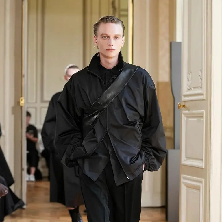 ssstein Twist Shoulder Bag