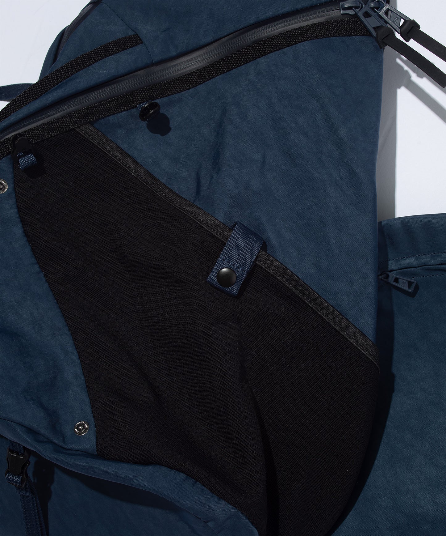 F/CE. TEXTURED TWILL 3 POINTS SLINGER BAG